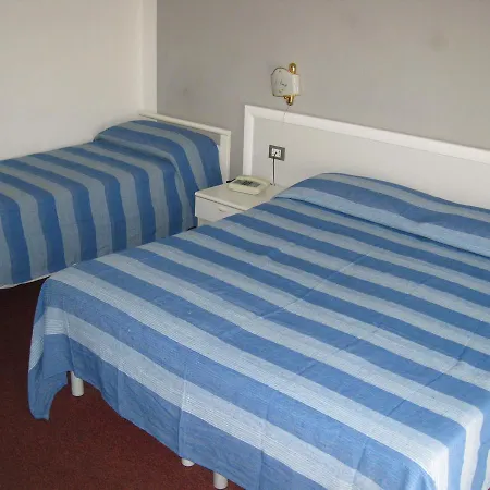 Acqua Marina Hotell 2*